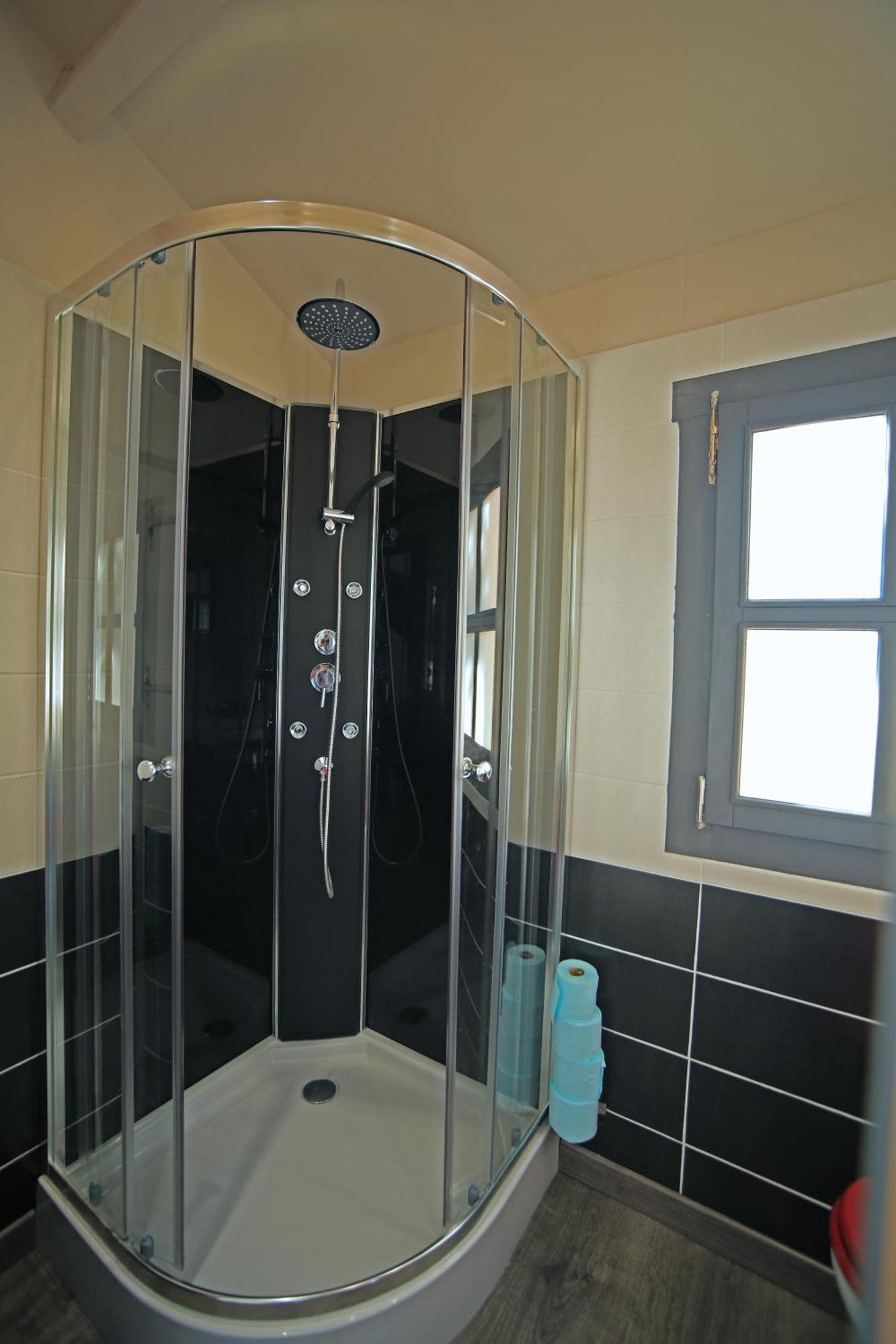 Chalet Mont Ventoux Et Chalet Vip Camaret-sur-Aigues Номер фото